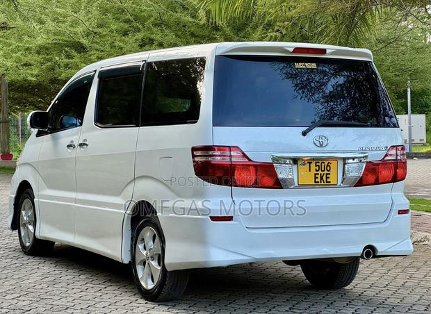 Toyota Alphard 2.4 Petrol FWD 2006 Pearl