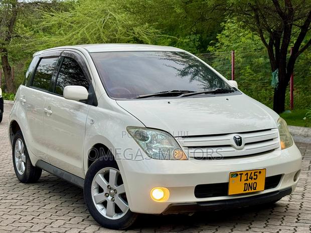 Toyota IST 2004 Pearl