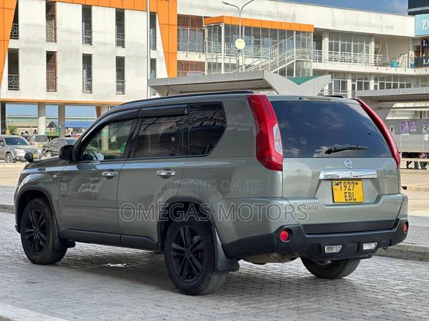 Nissan X-Trail 2010 Gray