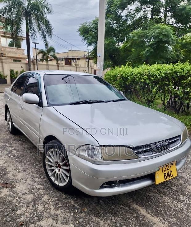 Toyota Carina 2000 Silver