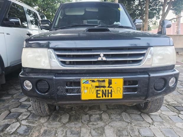 Mitsubishi Pajero 2005 Black