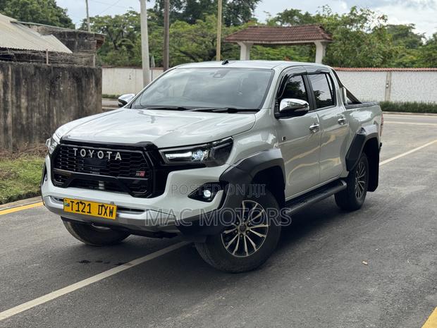 Toyota Hilux 2.8 Diesel 2020 White