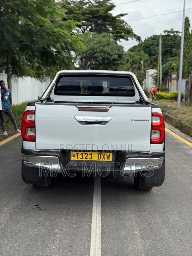 Toyota Hilux 2.8 Diesel 2020 White