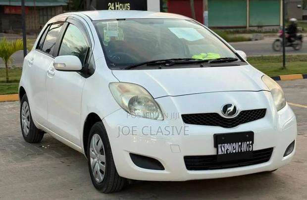 Toyota Vitz 1.0 FWD 5dr 2009 Off white