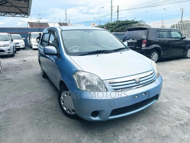 Toyota Raum 1.5 FWD 2004