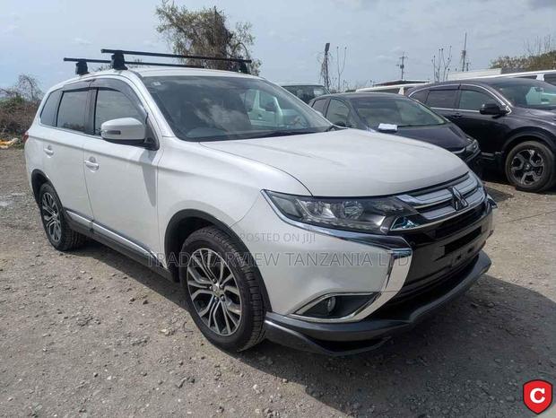 Mitsubishi Outlander 2016 Pearl