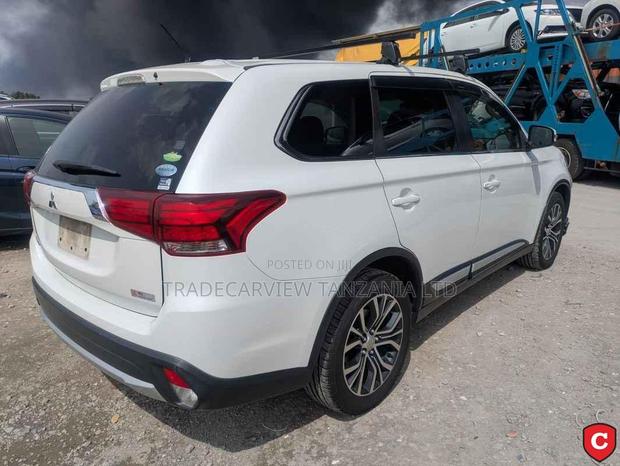 Mitsubishi Outlander 2016 Pearl