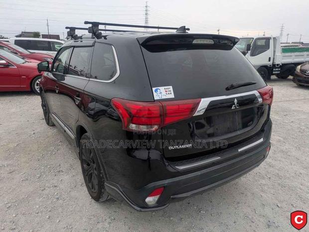 Mitsubishi Outlander 2016 Black