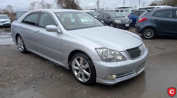 Toyota Crown Royale 2005 Silver
