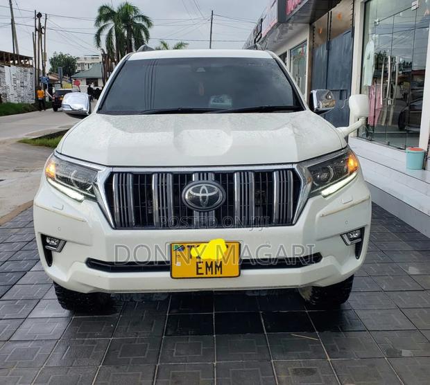 Toyota Land Cruiser Prado 2019 White