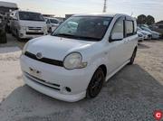 Toyota Sienta 2004 Pearl for sale