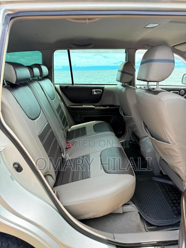 Toyota Kluger 2003 Silver