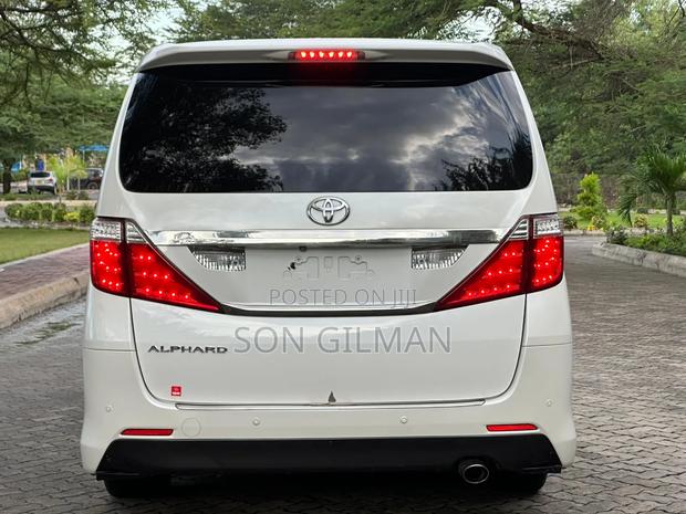 Toyota Alphard 2010 White