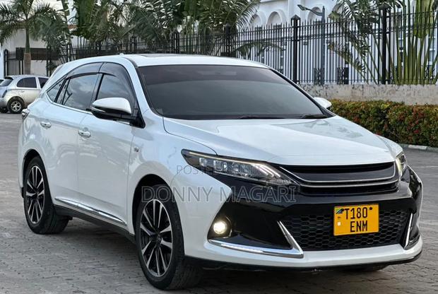 Toyota Harrier 2.0 2015 White