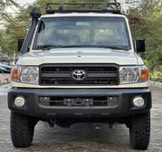 Toyota Land Cruiser 2016 White for sale
