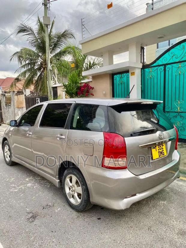 Toyota Wish 2005 Silver