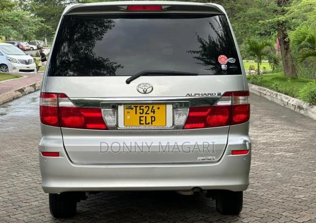 Toyota Alphard 2004 Silver