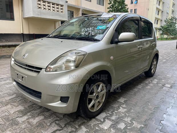 Toyota Passo 2006 Beige