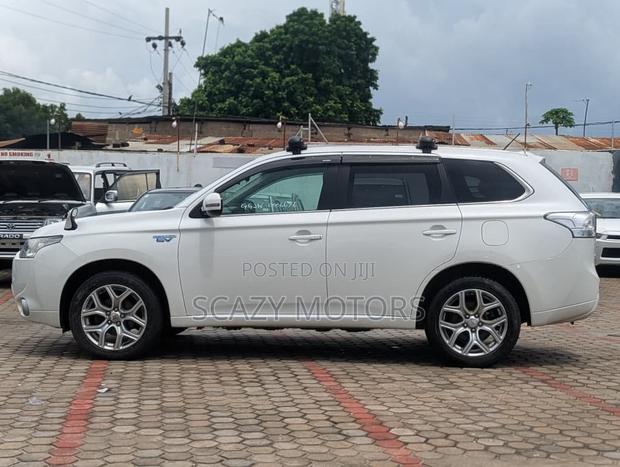 Mitsubishi Outlander 2005 White