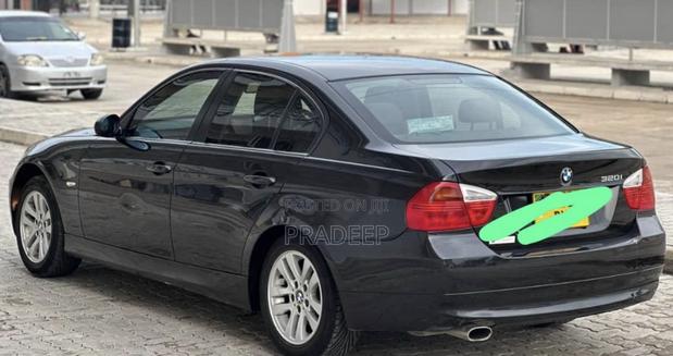 BMW 3 Series 320i RWD 2008 Black