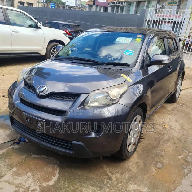 Toyota IST 2010 Gray