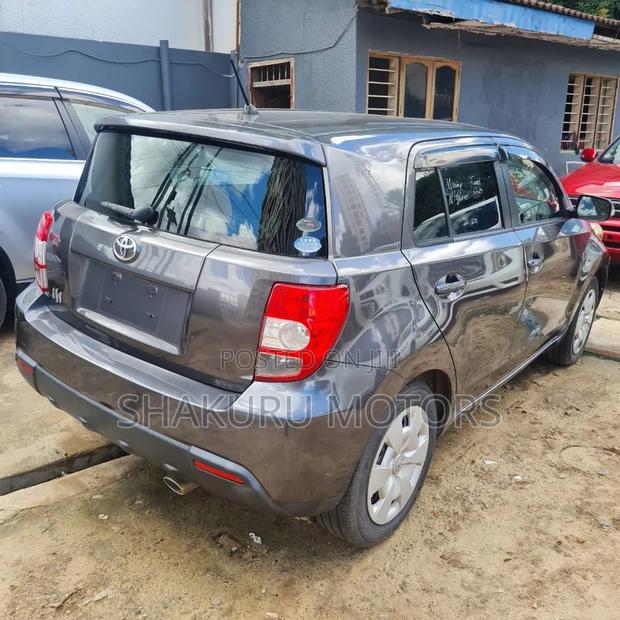 Toyota IST 2010 Gray
