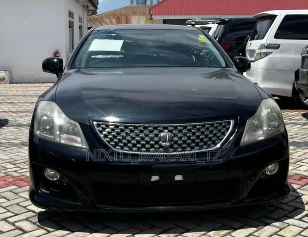 Toyota Crown 2009 Black