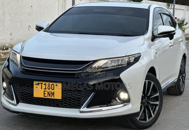 Toyota Harrier 2.0 2015 Pearl