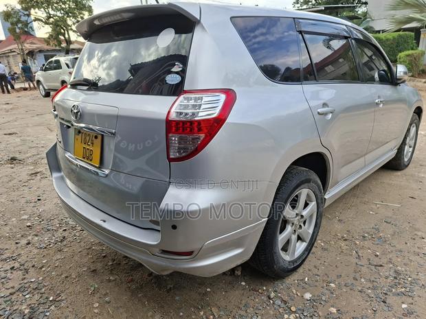 Toyota Vanguard 2009 Silver