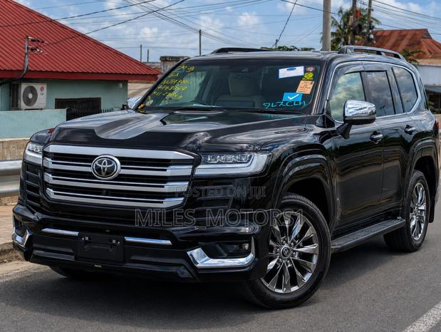Toyota Land Cruiser 2025 Black