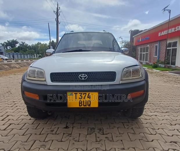Toyota RAV4 Automatic 2000 Beige