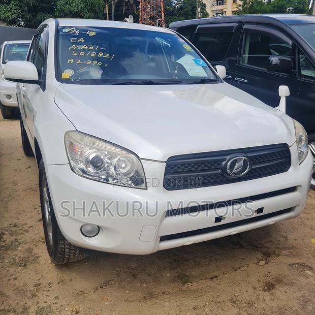 Toyota RAV4 2006 White