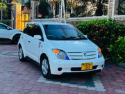 Toyota IST 2005 White for sale