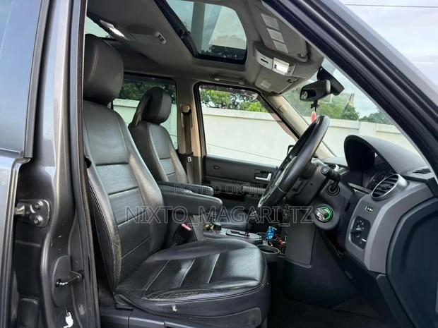 Land Rover Discovery 2009 Brown