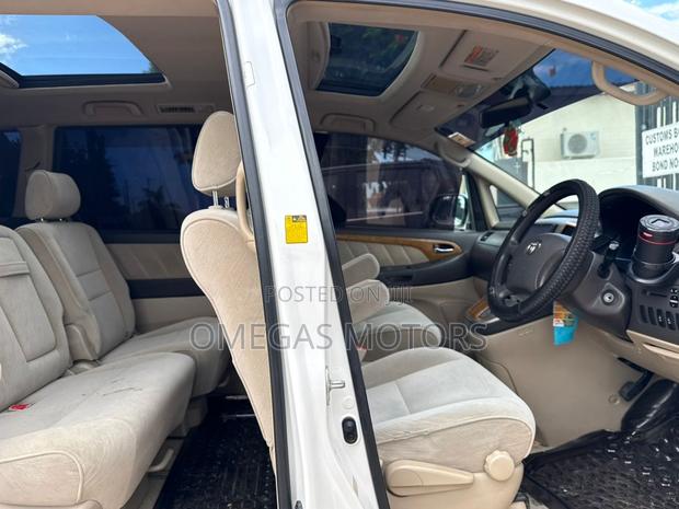 Toyota Alphard 2.4 Petrol AWD 2006 White