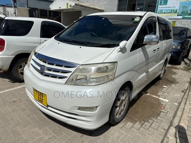 Toyota Alphard 2.4 Petrol AWD 2006 White