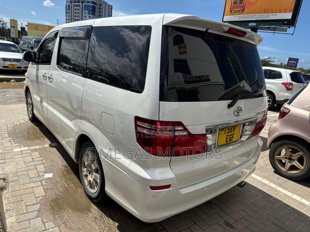 Toyota Alphard 2.4 Petrol AWD 2006 White