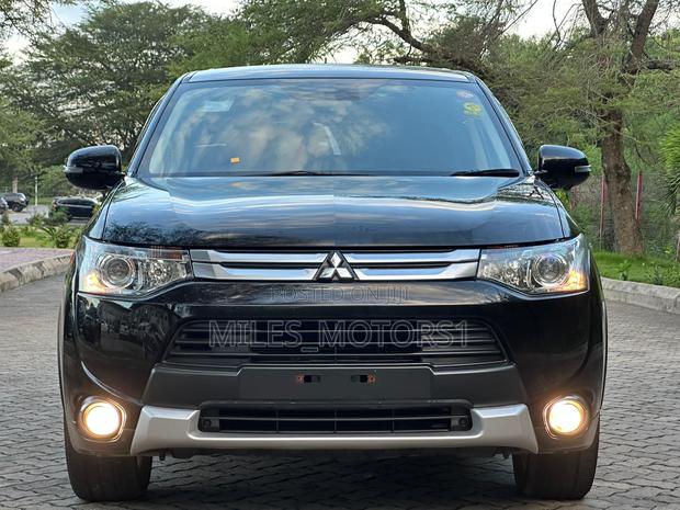 Mitsubishi Outlander 2015 Black