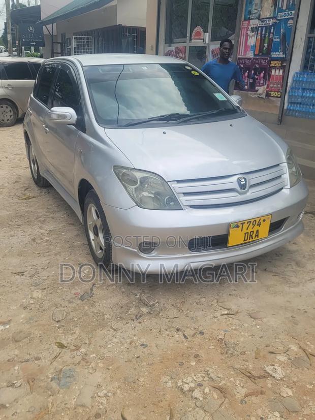 Toyota IST 2006 Silver