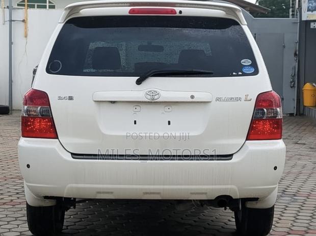 Toyota Kluger 2006 White