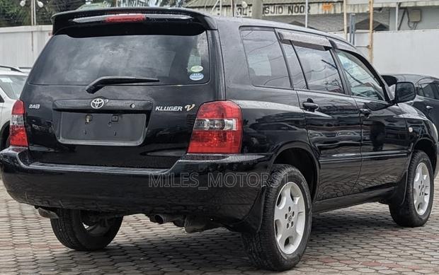 Toyota Kluger 2004 Black