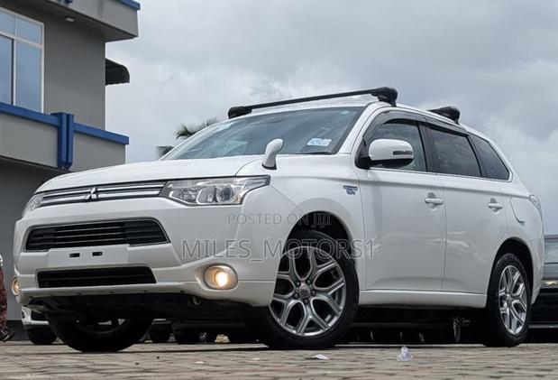Mitsubishi Outlander PHEV 2018 White