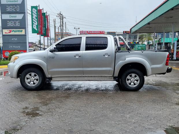 Toyota Hilux 2002 Silver