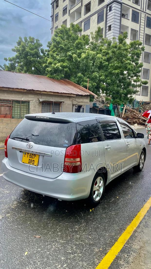 Toyota Wish 2005 Silver