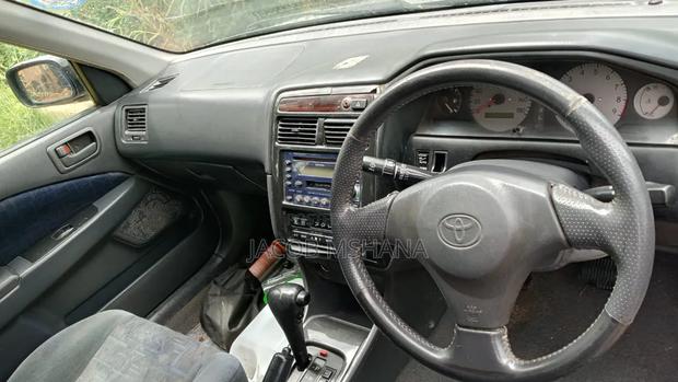Toyota Carina 1999 Silver