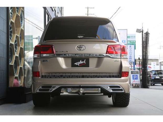 Toyota Land Cruiser 4.6 V8 ZX 2019 Gold