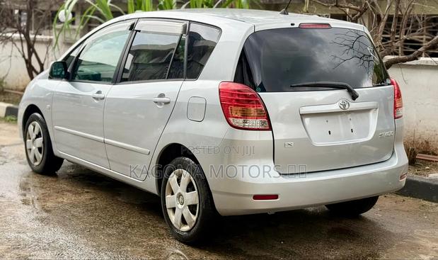 Toyota Corolla Spacio 2004 Silver