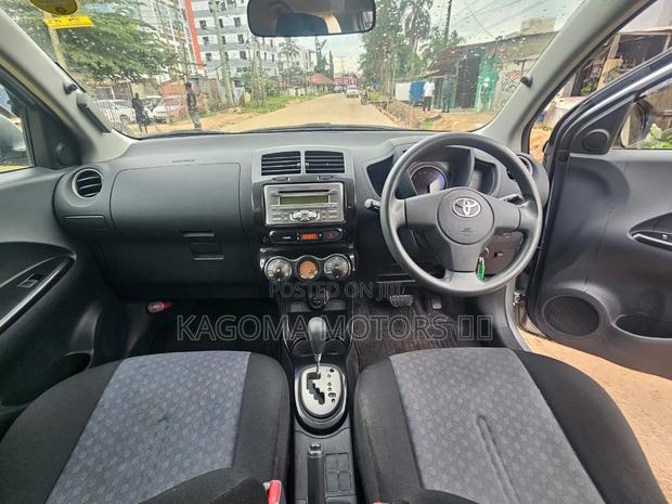 Toyota IST 2008 Silver