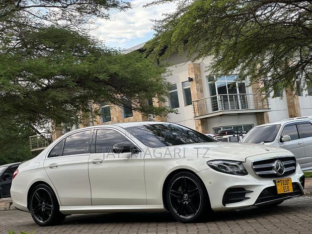 Mercedes-Benz E300 2017 White