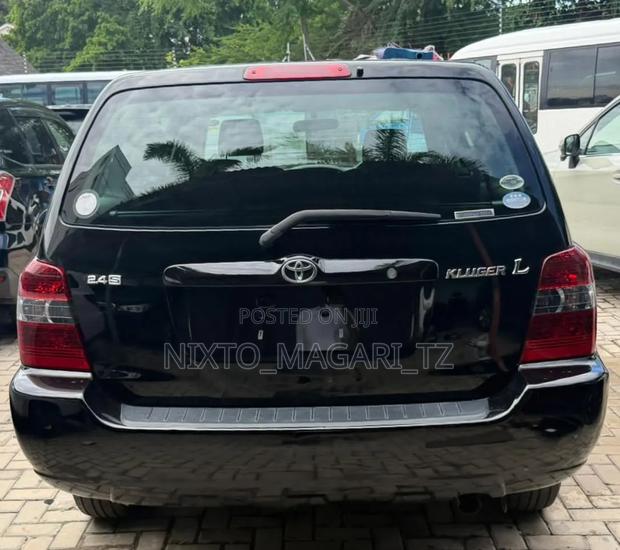 Toyota Kluger 2004 Black
